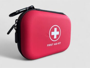 Roter Erste-Hilfe-Beutel mit Reißverschluss und Karabiner - geeignet für Reisen oder in Notfallsets